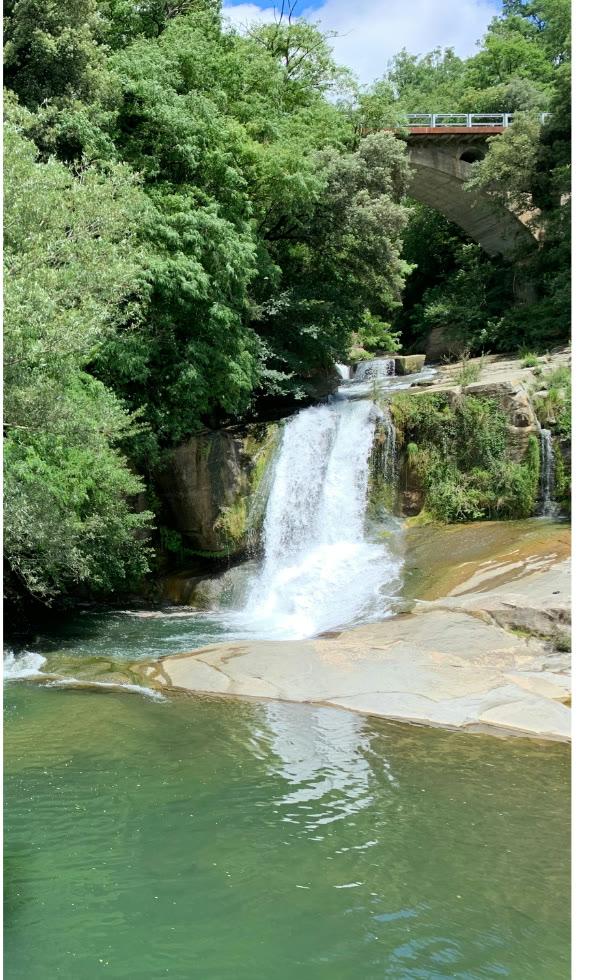 Gorg de les Bruixes waterfall beside DUSOL
